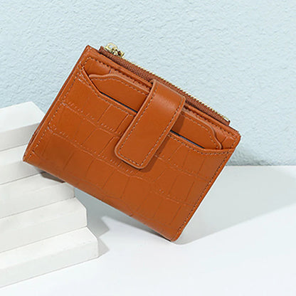 🔥1+1 ingyenes🥰Női Kompakt Egyszínű Pénztárca👛Könnyű elegáns pénztárca 100g 💸Kompakt női PU bőr pénztárca – Sok kártyahellyel, biztonságos cipzár és gombzár!