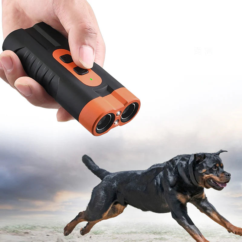 💥🎉30% árcsökkentés🐶 Hordozható kutyariasztó LED lámpával – Biztonságos védelem sétákhoz és kirándulásokhoz！