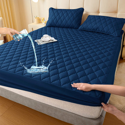 🛏️ Teljesen vízzáró matracvédő😴 Puha, párnázott felület + mély sarkok – Nem csúszik, nem mocorog!