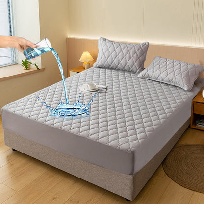 🛏️ Teljesen vízzáró matracvédő😴 Puha, párnázott felület + mély sarkok – Nem csúszik, nem mocorog!
