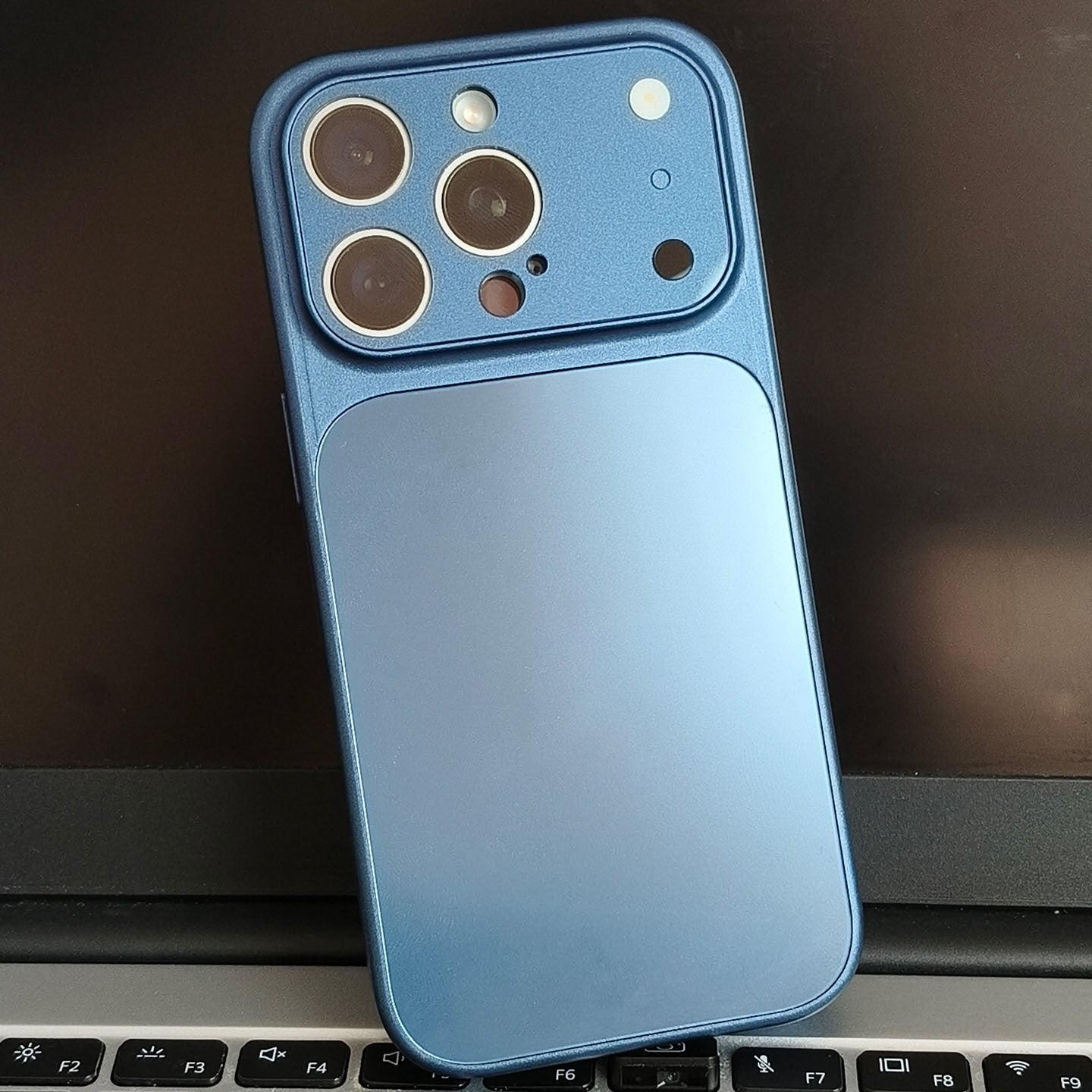 🔥Trendi telefonhuzat📱360° Védelem Telefon Tok – Matt Finish + Emelt Szél!