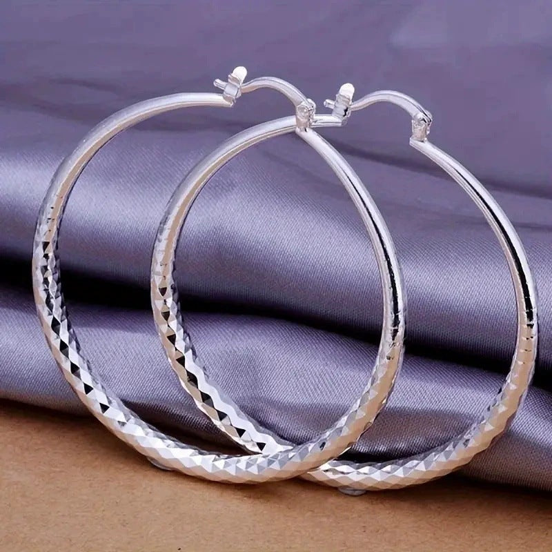 🔥1 vásárol 1 ingyen kap💎Klasszikus Diamant Polírozott Fülbevalók – Vészletlen Eleganciáért!