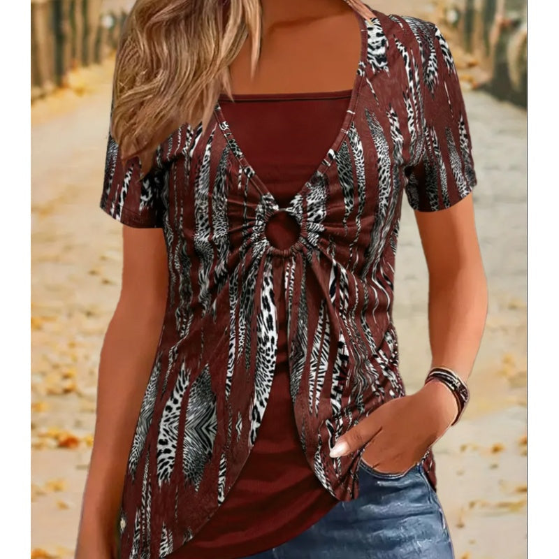 🎁Ingyenes ajándék -📿Gyönyörű nyaklánc✨ Kétrészes hatású rövid ujjú felső🐆 Retro leopárd mintás felső – Négyzetes nyakkivágás, egyedi stílus!