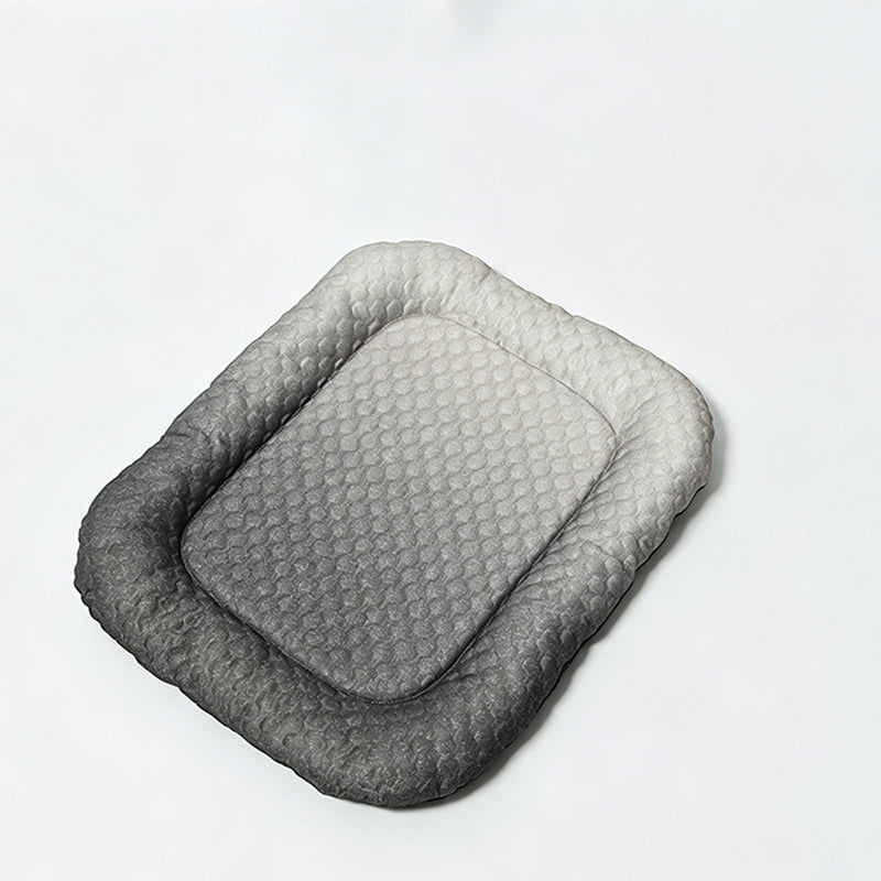 ❄️🐾 Azonnali hűtő gél szőnyeg kedvencének – Hűtés nélkül is hűsít – Könnyen tisztítható, vízálló felület🧼