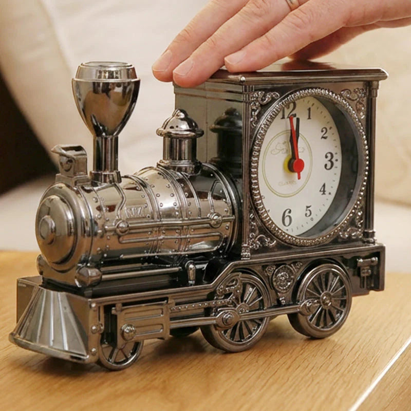 🚂 Retro mozdony ébresztőóra⏰ Precíz kvarc óra – Kompakt, tartós és szemet gyönyörködtető tervezés!