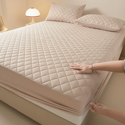 🛏️ Teljesen vízzáró matracvédő😴 Puha, párnázott felület + mély sarkok – Nem csúszik, nem mocorog!
