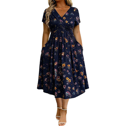 🎁Ingyenes gyönyörű nyaklánc👗🌸 Virágmintás midi ruha– V-nyak, crossover elöl, elegáns drapírozás – Oldalzsebekkel, puha és légáteresztő anyagból 🌿✨