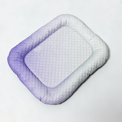 ❄️🐾 Azonnali hűtő gél szőnyeg kedvencének – Hűtés nélkül is hűsít – Könnyen tisztítható, vízálló felület🧼