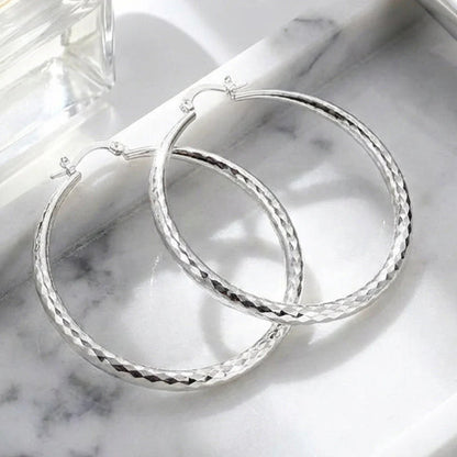 🔥1 vásárol 1 ingyen kap💎Klasszikus Diamant Polírozott Fülbevalók – Vészletlen Eleganciáért!