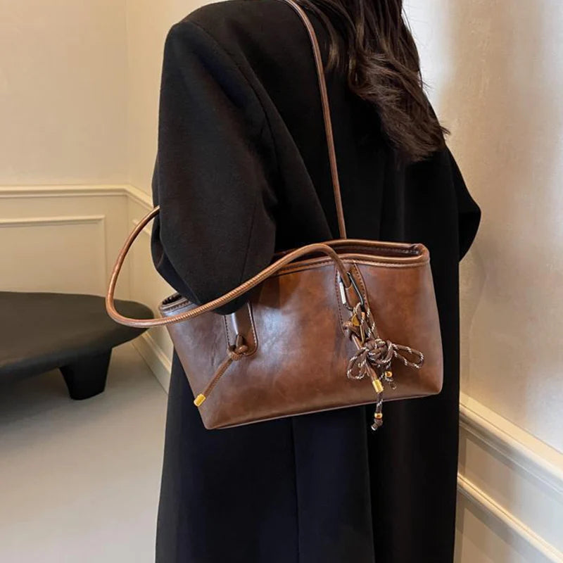 🎁Ingyenes ajándék-medálja🔥Kedvezményes ár👜 Vintage PU válltáska – Időtálló elegancija minden napra!