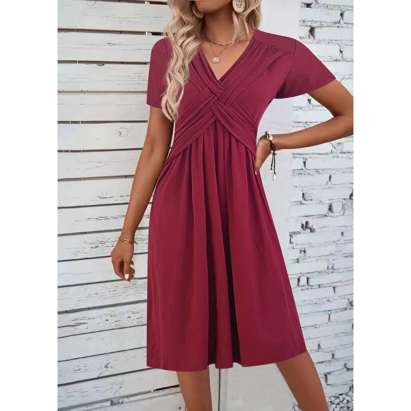 🎁⏰ Utolsó 50 darab! – Ingyen gyönyörű nyaklánc👗 Csodálatos V-kivágású, keresztöltéses ruha – Elegáns redős szoknya🌬️