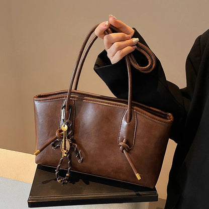 👍2026 Új modell😜30% árcsökkentés👜 Vintage stílusú PU bőr válltáska – Prémium minőség, praktikus és nőies mindennapi kiegészítő!