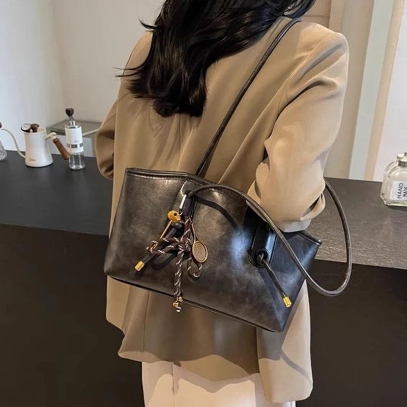 🎁Ingyenes ajándék-medálja🔥Kedvezményes ár👜 Vintage PU válltáska – Időtálló elegancija minden napra!