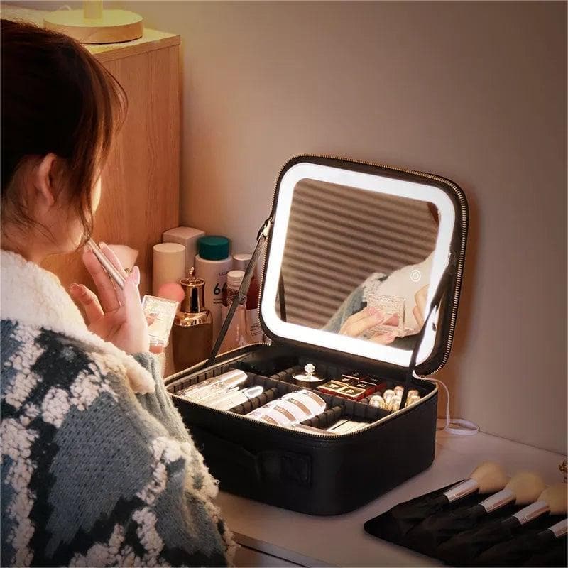 🔥🔝 Legnépszerűbb termékek💄 LED tükörrel ellátott utazó sminktáska – Többrekeszes, rendezett tárolás útközben!✨ Beépített világító tükörrel bárhol sminkelhetsz!
